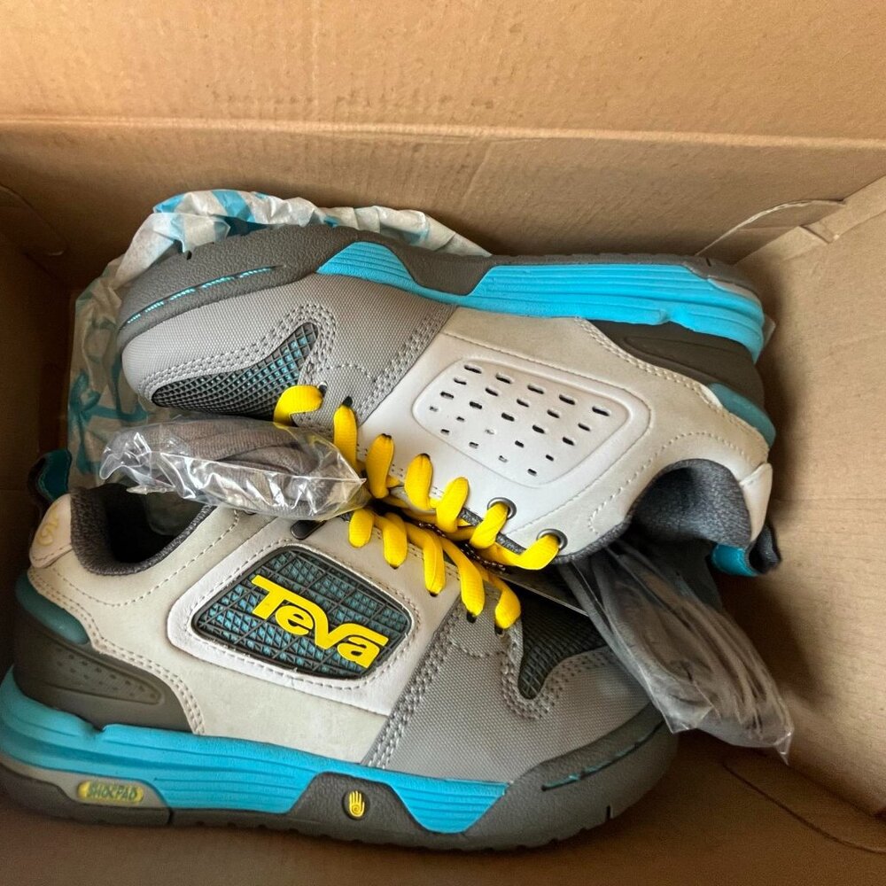 Teva Boys' Shoes; Size 4